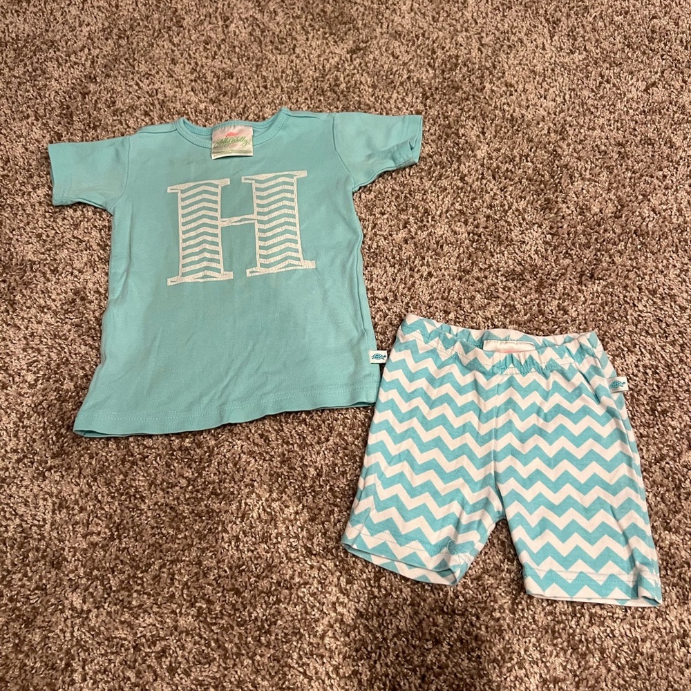 Lolly Wolly Doodle Shirt and Short Set, Screen Print “H”, 3